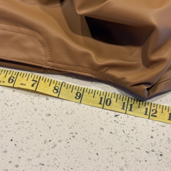Zara Faux Leather Brown pants Size 6 Front zip and button. Front & back pockets - Picture 6 of 8